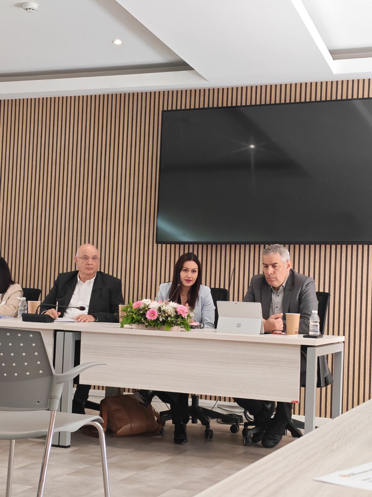 Ο Δήμαρχος Νότιας Λευκωσίας Ιδαλίου και η Υπουργός Γεωργίας.