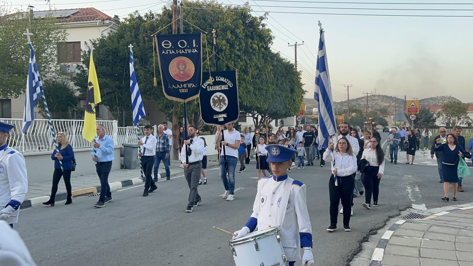 Η παρέλασης στην κοινότητα Αλάμπρας