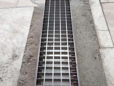 Σχάρα στο δρόμο