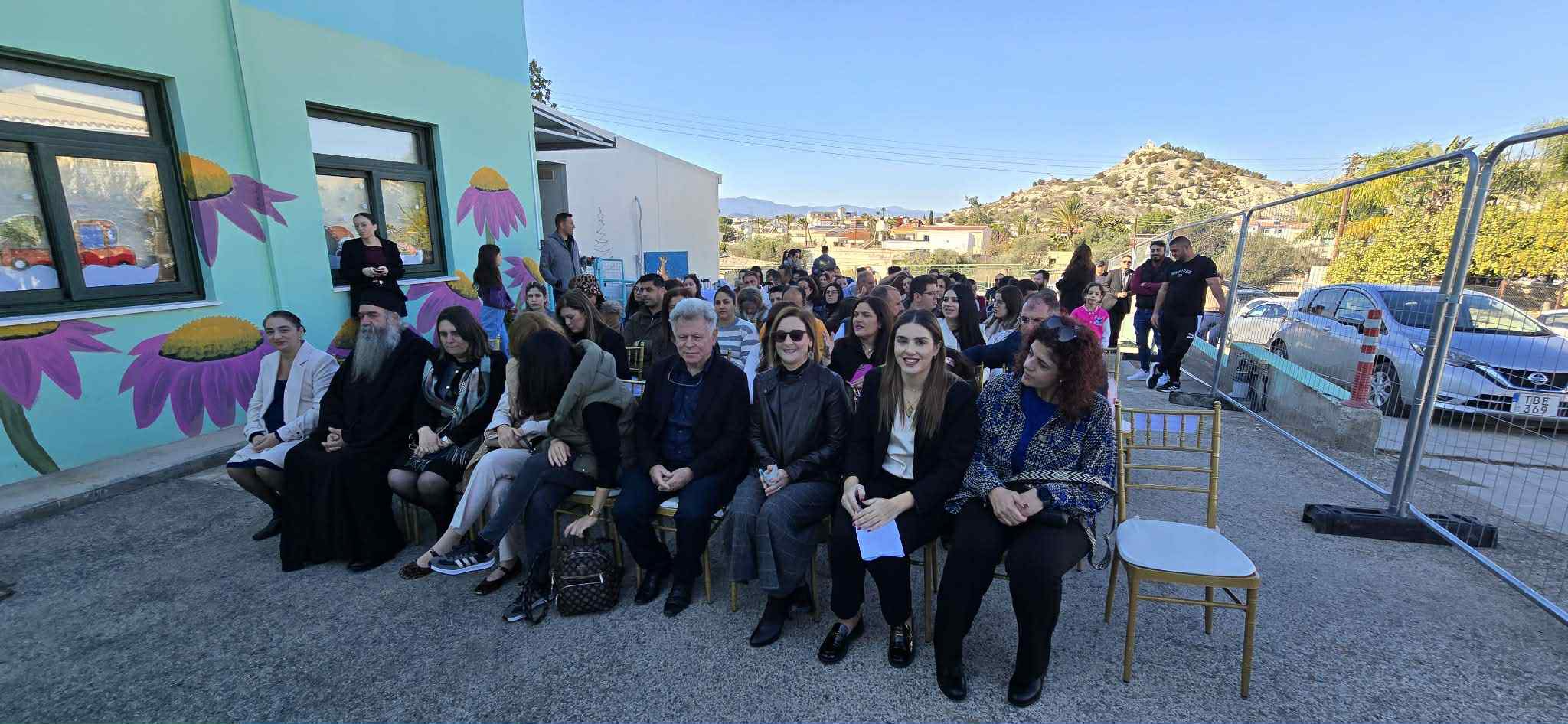 H Πρώτη Κυρία ο Αντιδήμαρχος Λυμπιών στην πρώτη σειρά  κατά την εκδήλωση